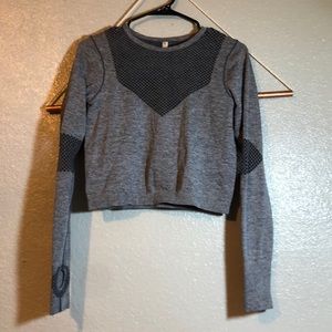 Long sleeve cropped workout top